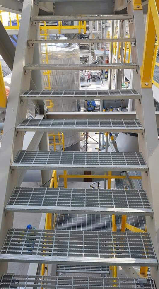 Bậc Cầu Thang Grating Mạ Kẽm