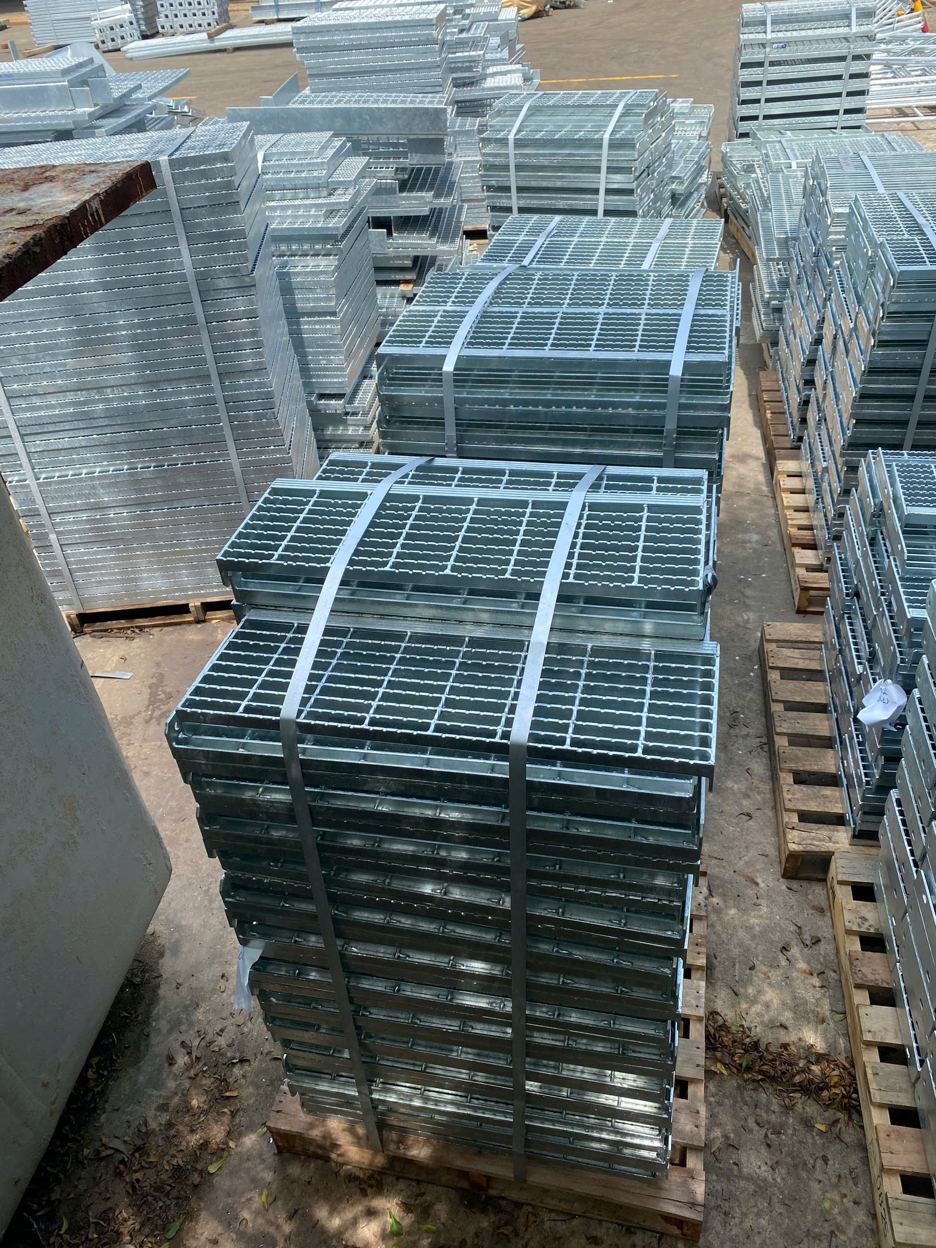 Sàn Grating Thép Mạ Kẽm Nhúng Nóng ASTM A123